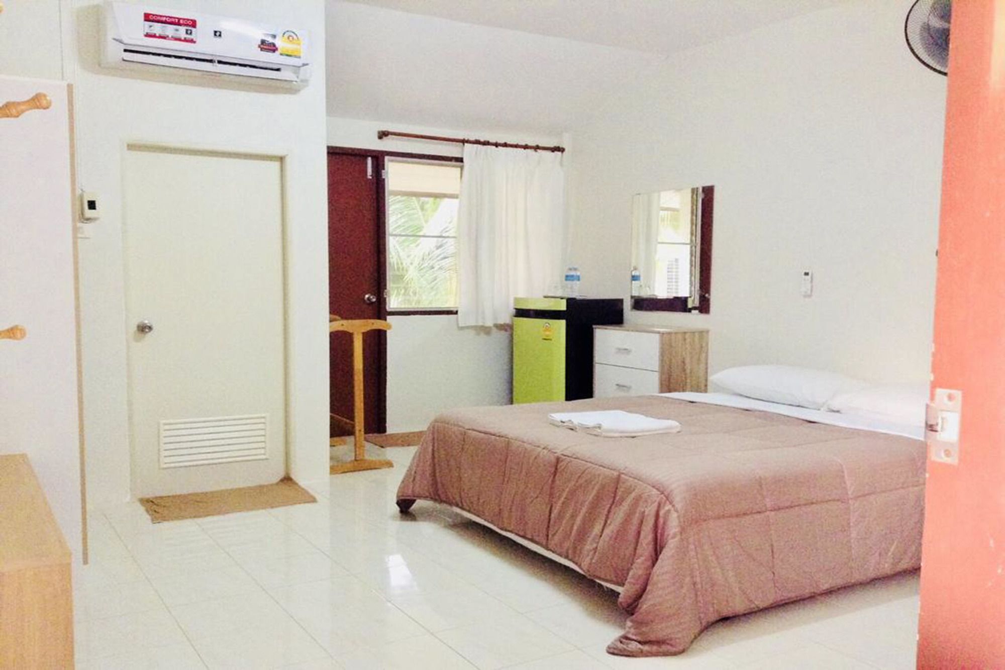 Wassana Sitdharma Guesthouse Trang Eksteriør billede